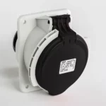 Base empotrar inclinada 32A 3P+N+T 500VCA 7h Negro IP44