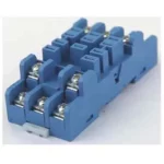 Zócalo azul con terminales soldables para relé 62.32/33 con brida metálica